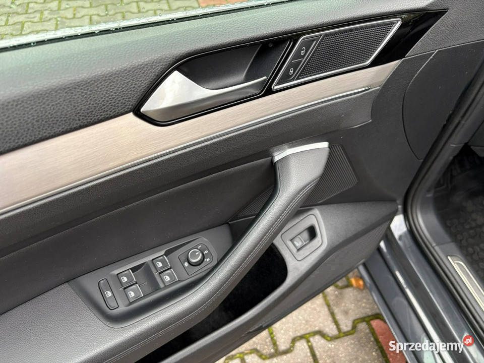 Volkswagen Passat Highline Full LED Alcantara benzyna Lipówki