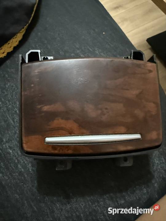 Popielniczkauchwyt na napoje osobowe Ostropole