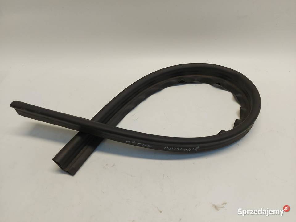 PORSCHE MACAN S 95B Uszczelka podszybia Podszybia