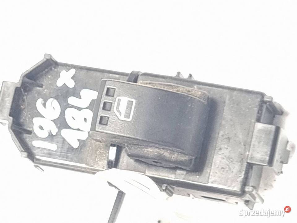 PRZYCISK DAIHATSU SIRION 8200D82 Lipno