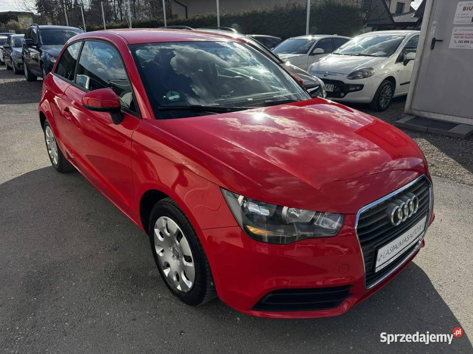 Audi A1 3drzwiowe RatyZamiana Gwarancja Audi A1 czerwony Gdów