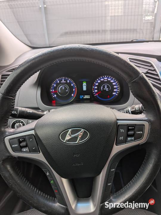 Hyundai i40 16 GDI Kombi Kamera Hak 2 komplety Marki