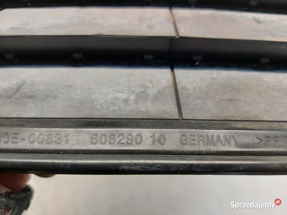 BMW G23 M440i Cabrio Kratka wentylacyjna tył osobowe dolnośląskie sprzedam