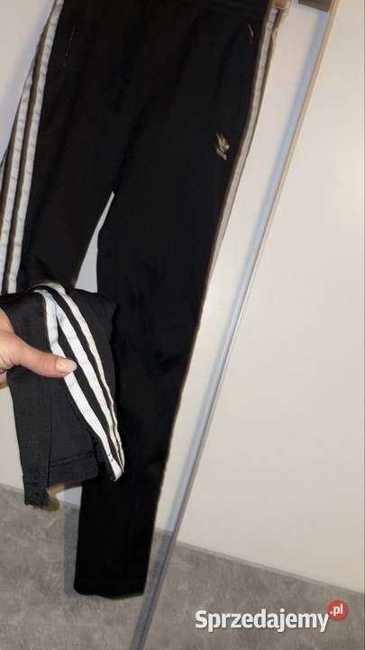 Spodnie dresowe Adidas XsS z zameczkiem dolnośląskie Wrocław sprzedam