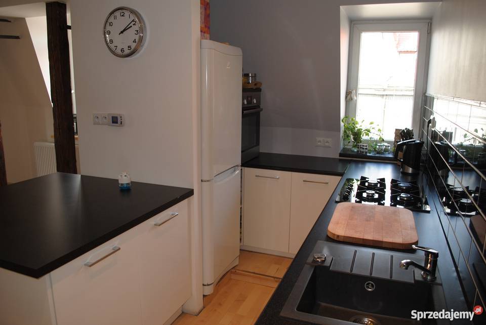 Poddasze Centrum Katowic 77 m 325 000 Liczba pokoi 2 Katowice