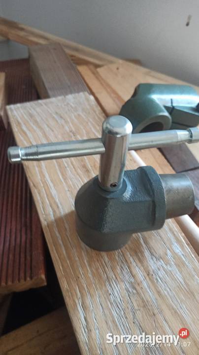 element mechanizmu posuwu z pokrętłem odlew Kłodawa