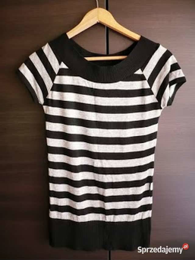 czarnoszary sweter w pasy na krótki rękaw marka Toruń