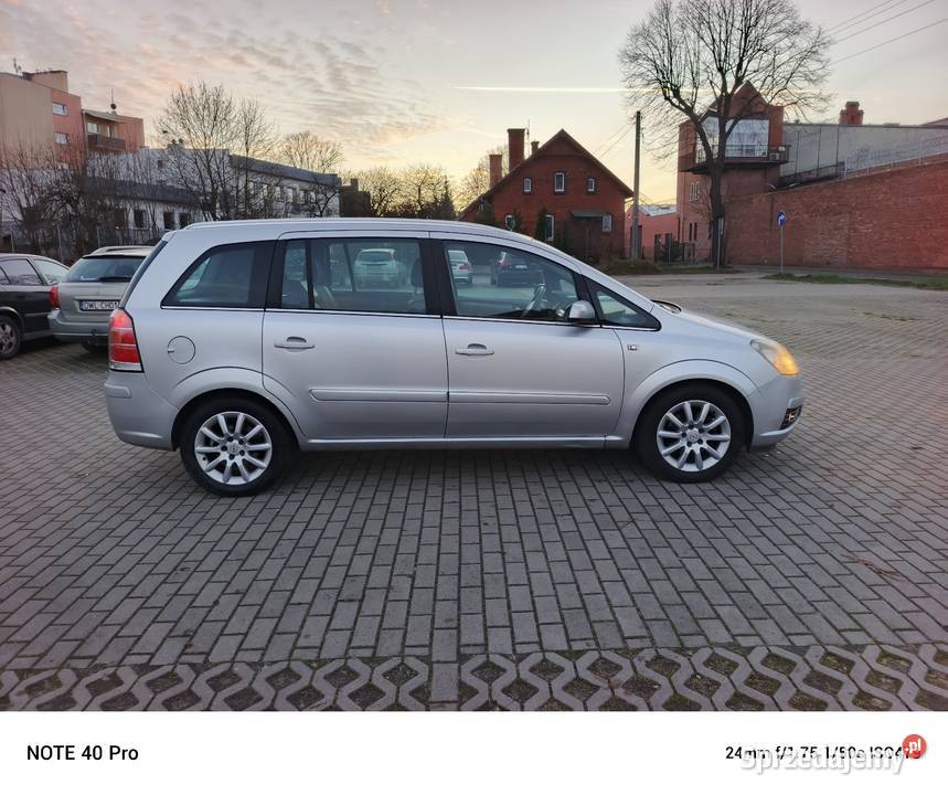 Opel Zafira 7 osobowa 18 Lpg