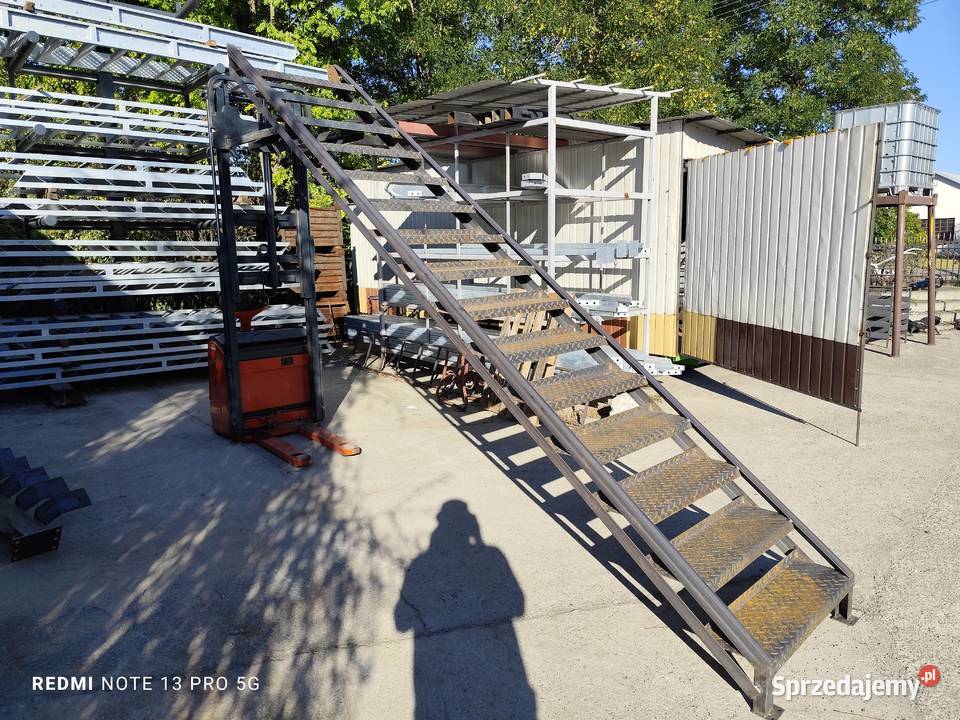 Tanie schody metalowe szerokie 86 wejście na 3m Elżbieta