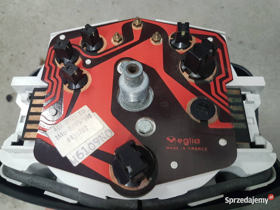 FIAT 126P MALUCH LICZNIK NOWY ZEGAR KAPLICZKA Rok produkcji 1980 Turek