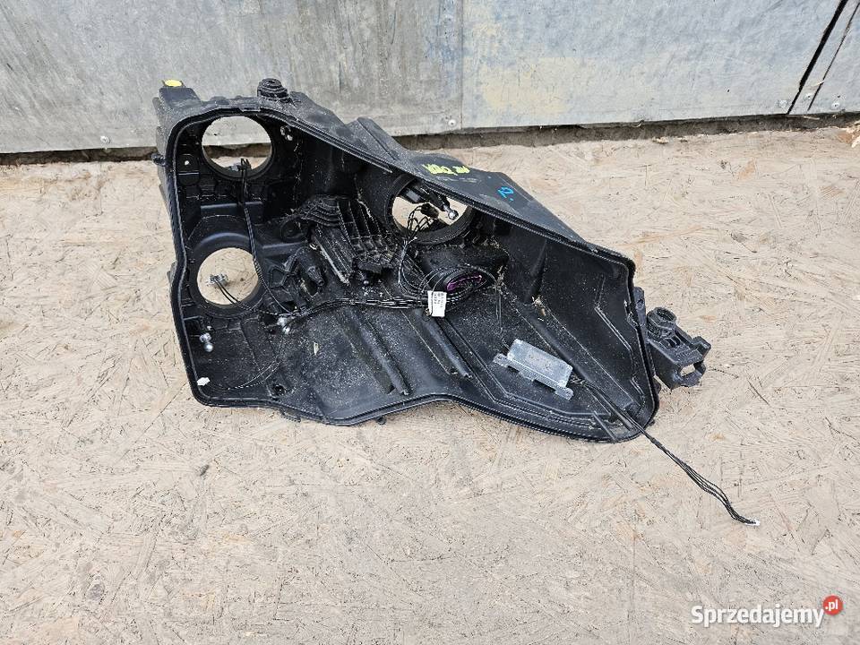 SKODA KAROQ PUSZKA LAMPY PRAWA PRZÓD ZWYKŁA Międzychód sprzedam