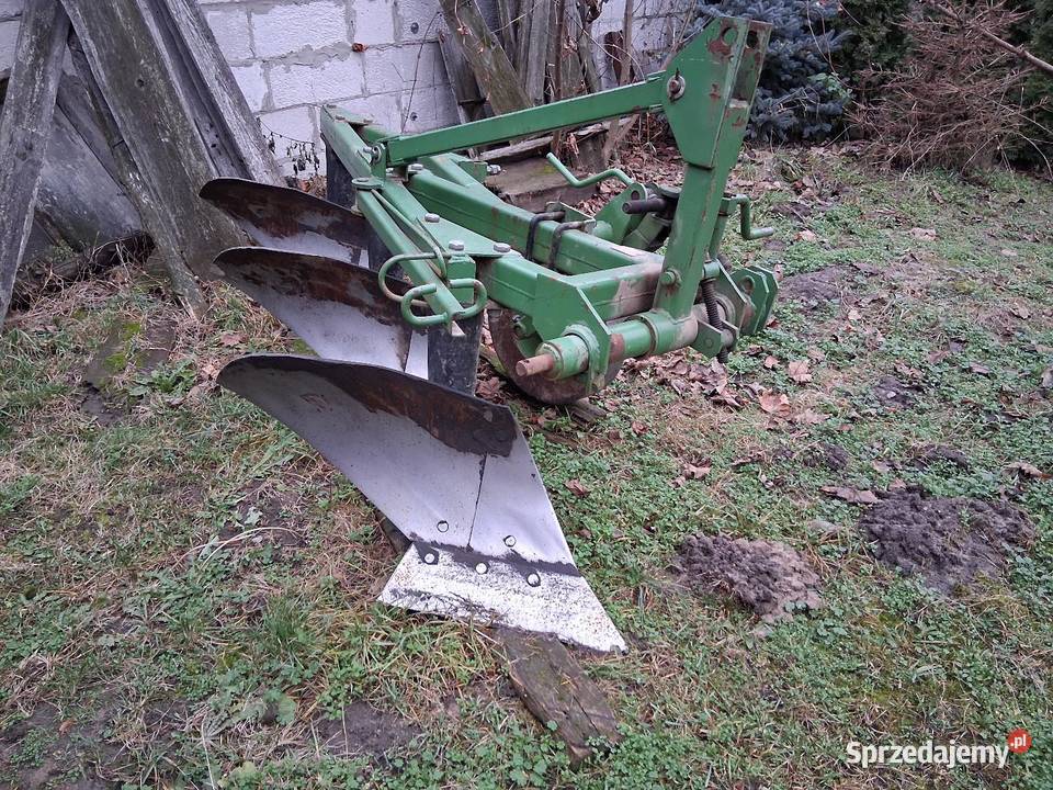 Pług 3 skibowy Maszyny uprawowe Puławy
