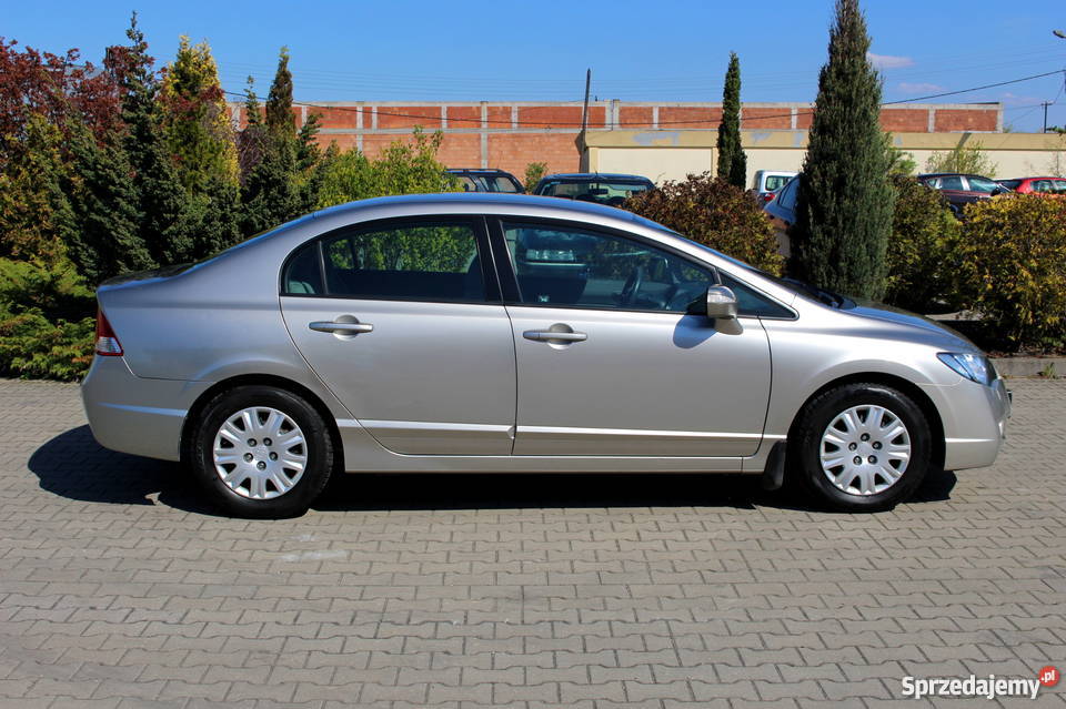 Honda Civic VIII Sedan 18 Benzyna Salonowy