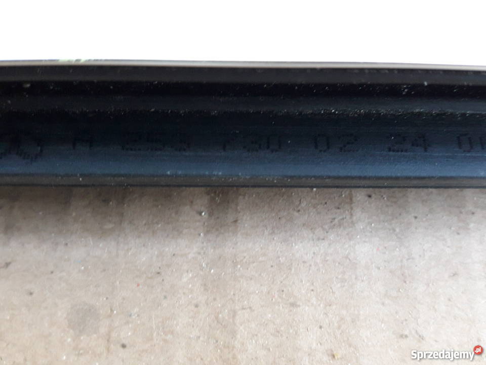 MERCEDES GLC W253 LISTWA CHROM DRZWI PRAWY TYŁ Bieleń