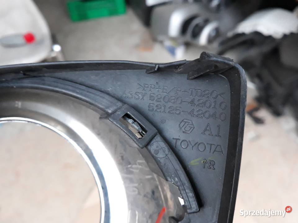 TOYOTA RAV4 III 10 KRATKA PRAWA ZDERZAKA PRZÓD Międzychód