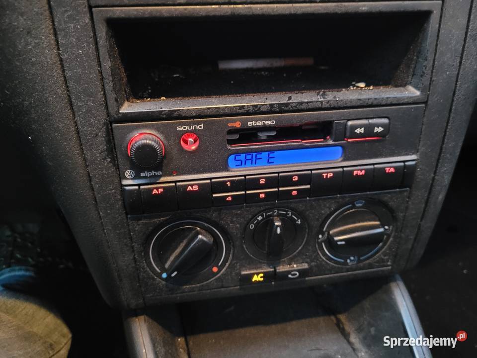 VW Golf IV 2002 14 4drzwi Klima manualna dolnośląskie Syców