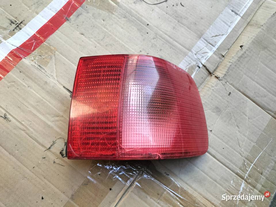 AUDI A6C4 A6 C4 SEDAN LAMPA TYŁ TYLNA PRAWA osobowe lubelskie
