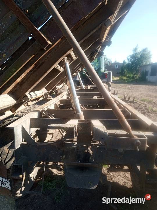 przyczepa objętościowa HL 8011 dwie przyczepy