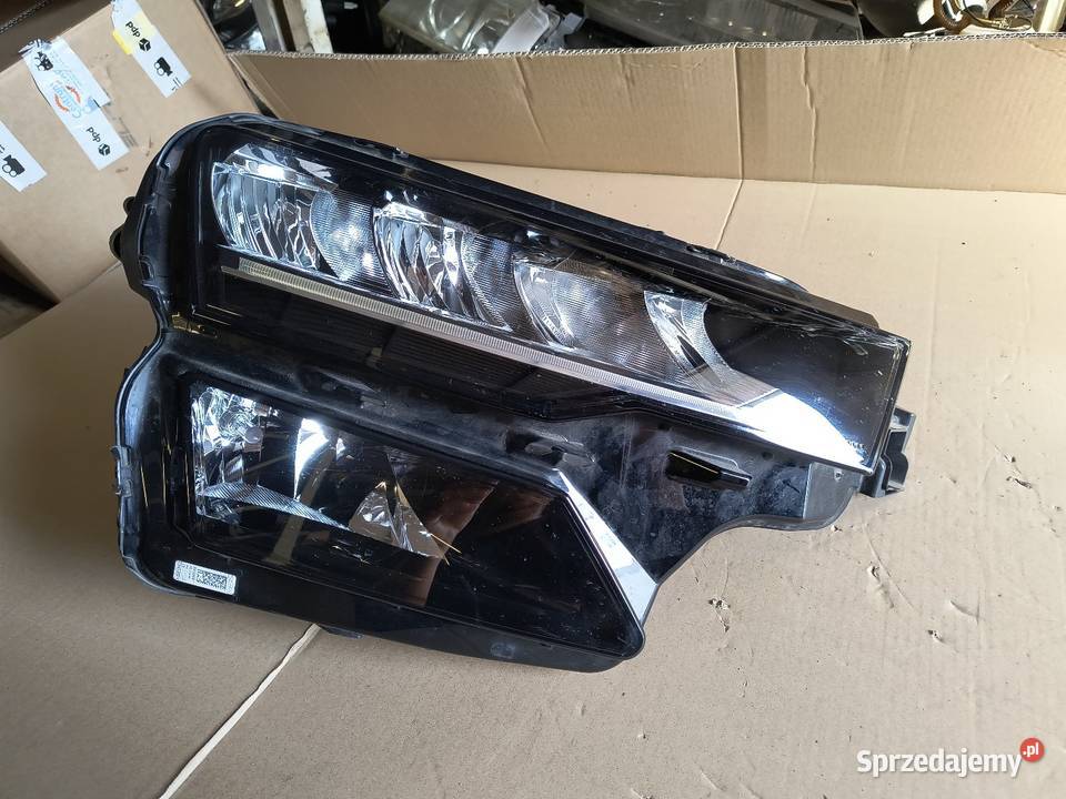 Skoda Karoq lift 21 Reflektor prawy LED kpl dolnośląskie Domasław
