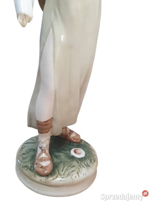 Stara figurka kobiety w sukni w stylu Cieszyn sprzedam