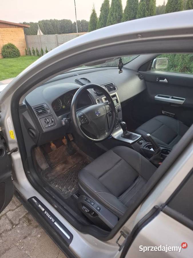 Volvo v50 136KM