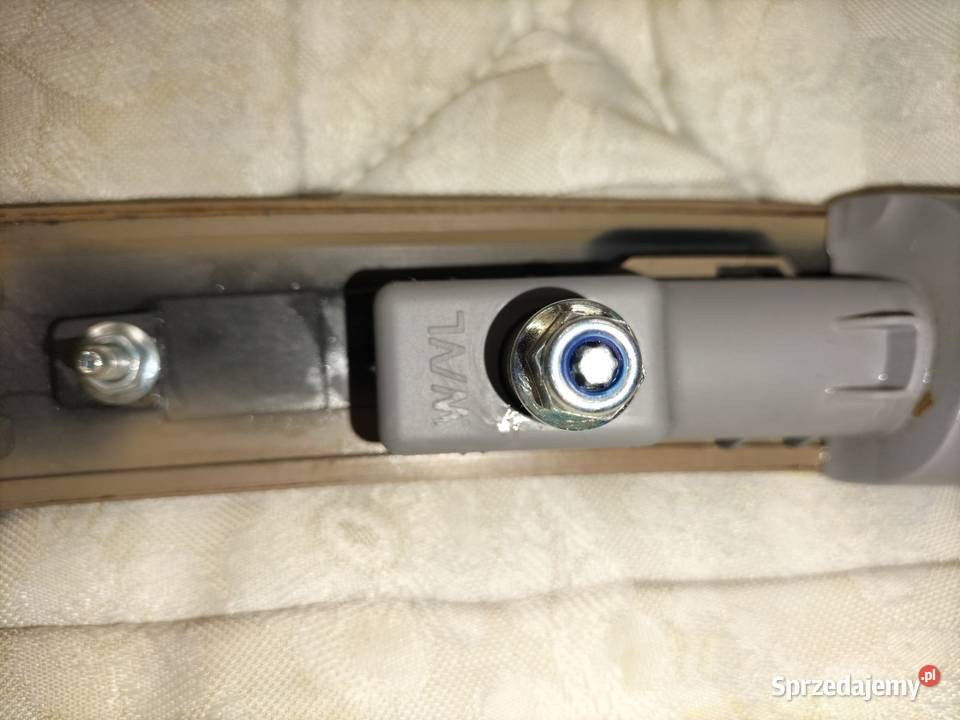 Uchwyt wewnętrzny drzwi kierowcy BMW E60 E61 osobowe Poręba