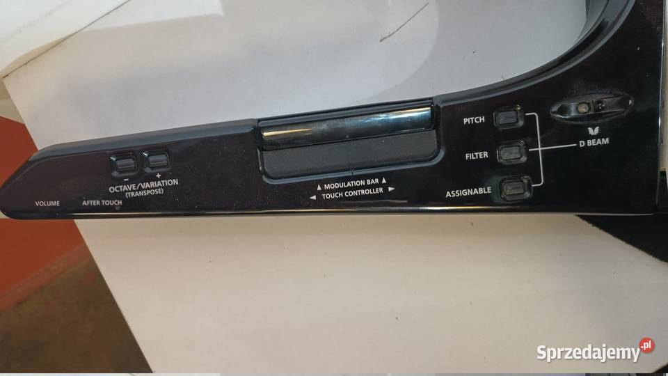 Syntezator naramienny ROLAND AXSYNTH BK Katowice