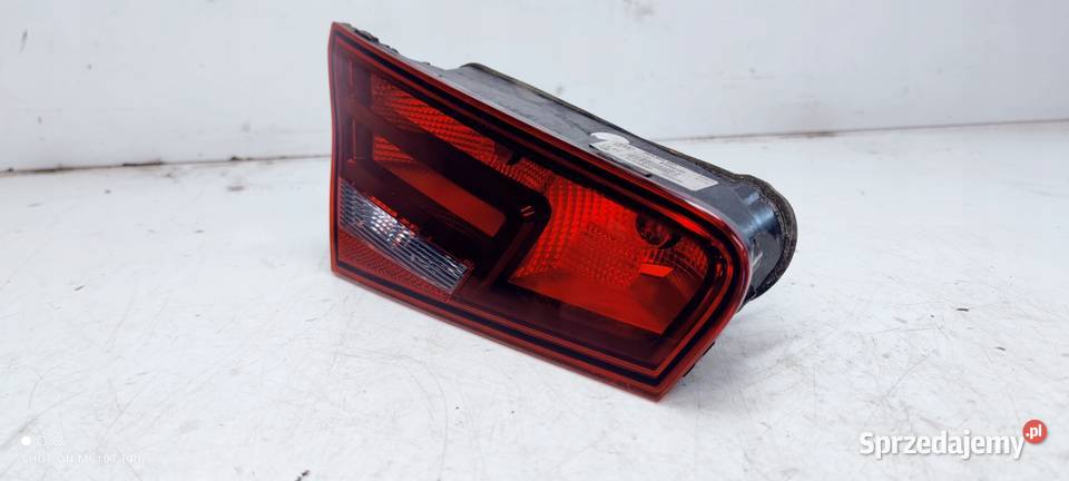 LAMPA LEWY TYŁ W KLAPĘ AUDI A3 8V 3D 8V3945093 Przystajń sprzedam
