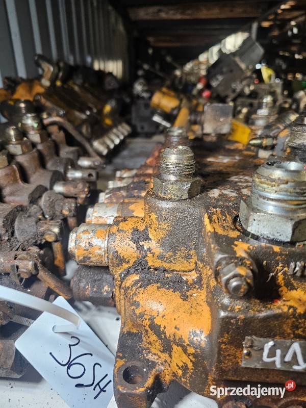 Rozdzielacz hydrauliczny tylni 5 sekcji Case Gdynia