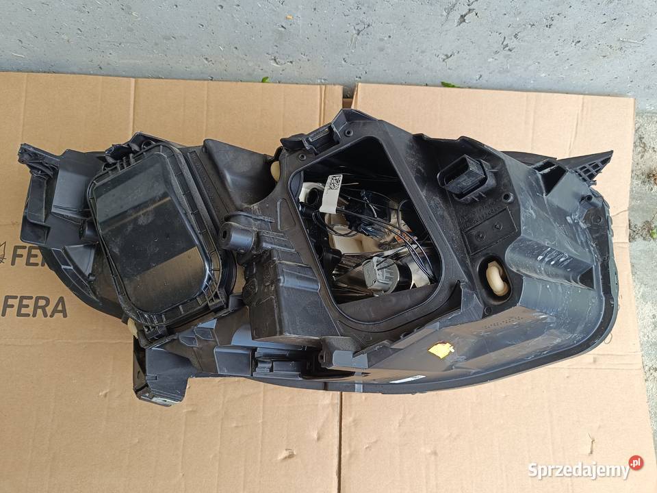 Citroen Jumpy III Opel Vivaro lewa przód lampa