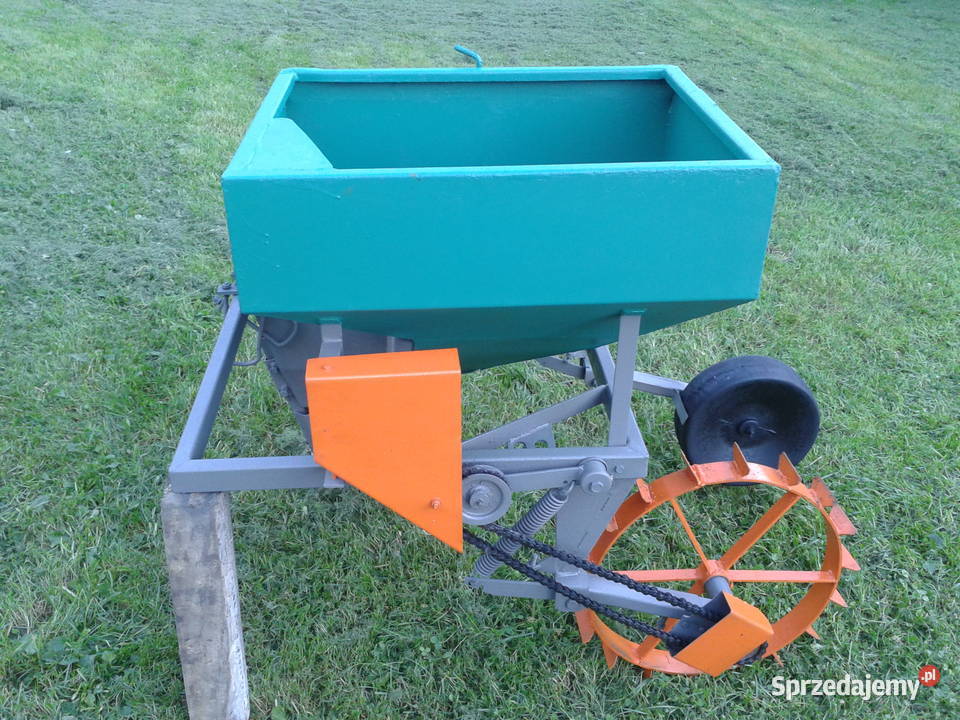 sadzarka do ziemniaków zawieszana na pług nieuszkodzony Maszyny rolnicze Chełm sprzedam