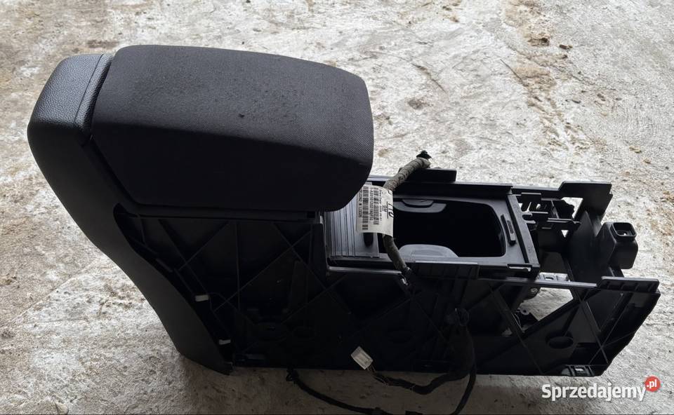 Podłokietnik Opel astra j