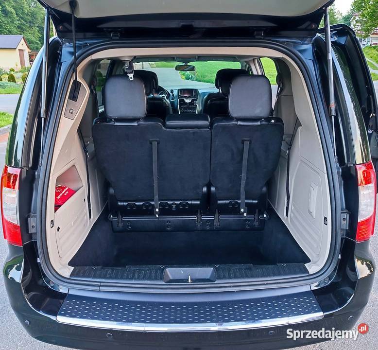 Ładny nie zgnity Chrysler Town Country 36v6 Domaradz sprzedam