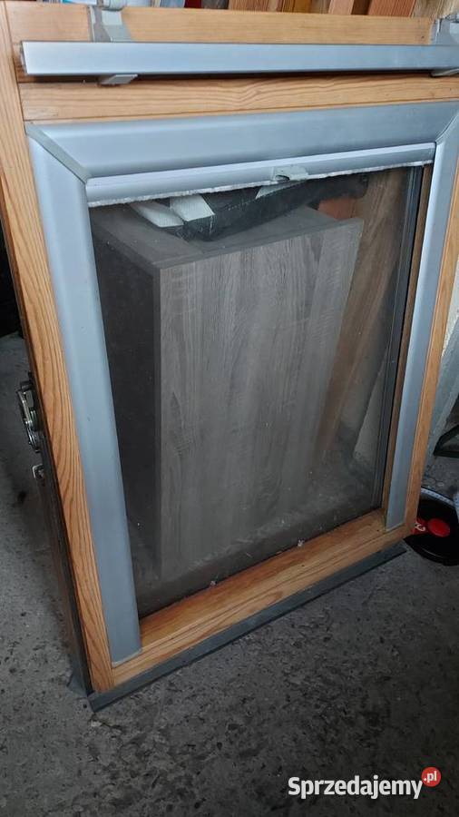 2 okna Welux dachowe z roletami łódzkie Mirosławice