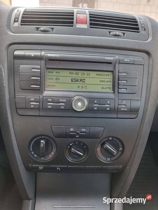 Sprzedam Skoda Oktavia 16 MPI światła do jazdy dziennej Wola Boglewska