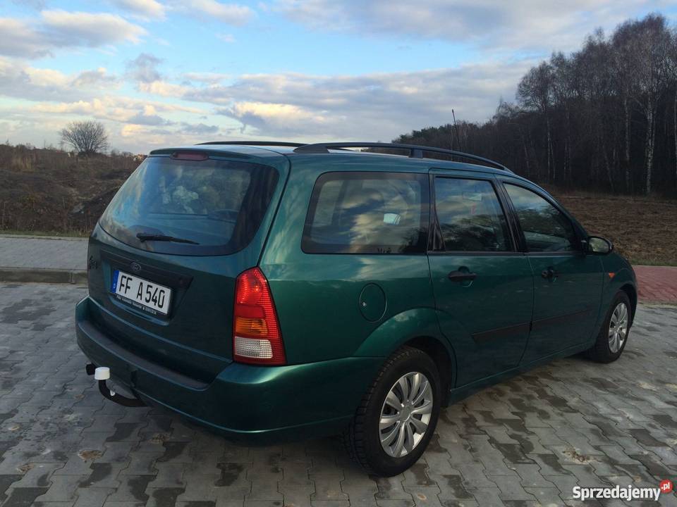 Nieuszkodzony Ford Focus zielony Piaseczno