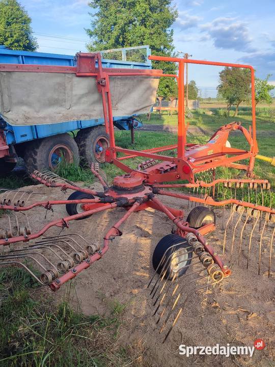 Zgrabiarka Kuhn Ga4101 łódzkie Wola Mąkolska