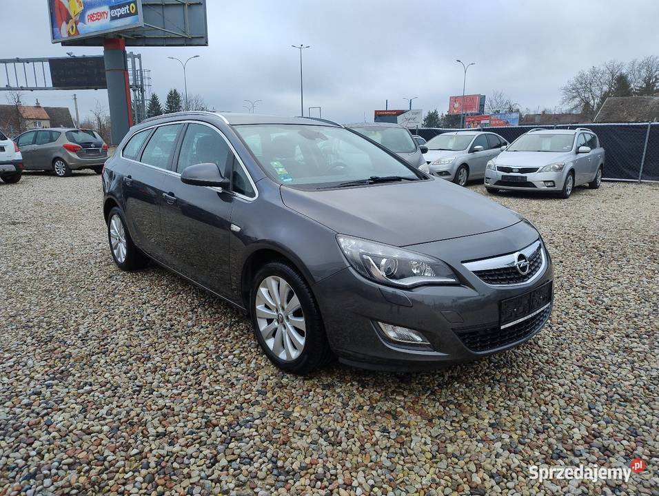 Opel Astra 14 Turbo ledy pół skóry