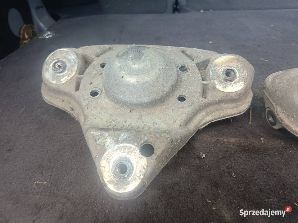 Mocowanie Górnych Wahaczy Amortyzatora Audi A4 Myszków