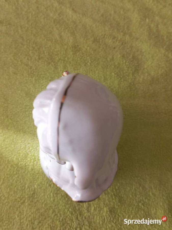 Figurka porcelanowa Dziewczynka z pieskiem