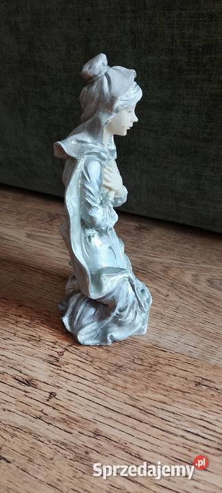 Piękna figura Matki Bożej Klęczącej 23 stan Wąbrzeźno