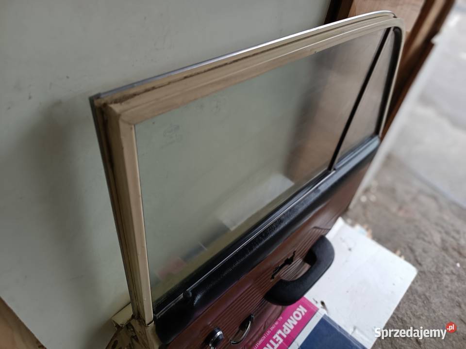 Oryginalne prawe tylne drzwi Fiat 125p Pionki