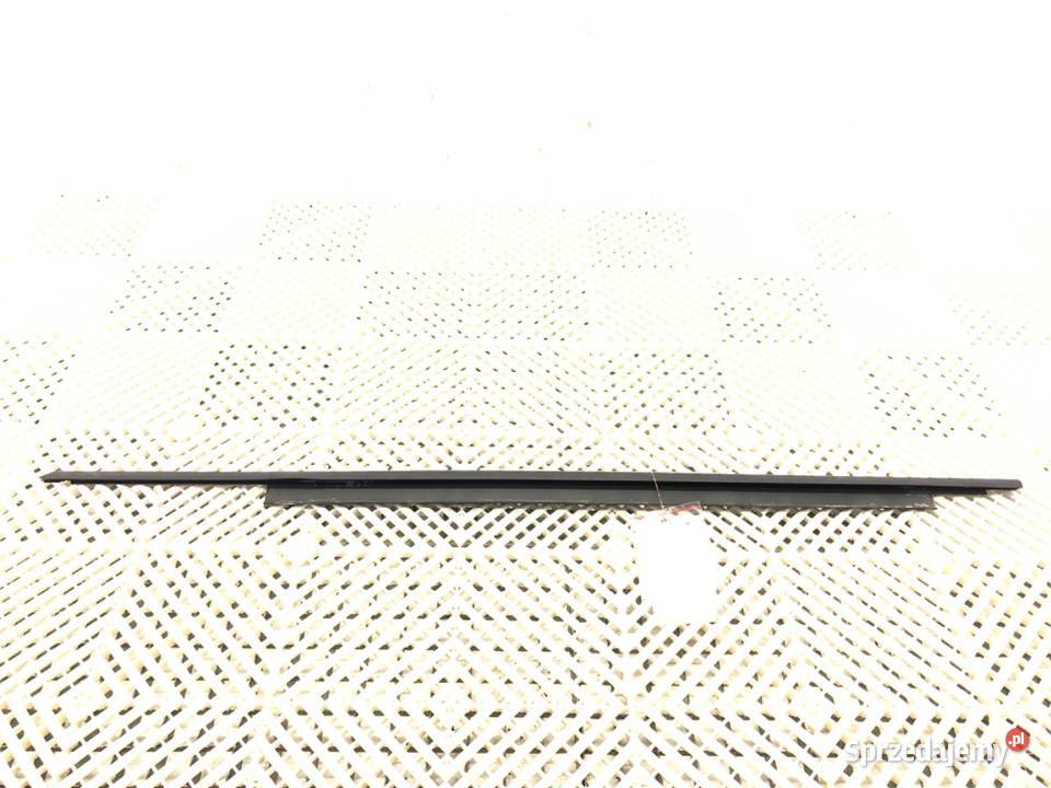 LISTWA ZGARNIAJĄCA PRZÓD LEWA AUDI A4 B8