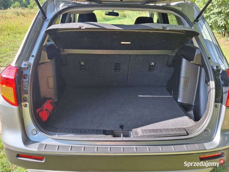 suzuki vitara kupiony w polskim salonie sprzedam