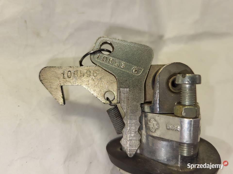 Trabant 601 11 Zamek klapy tylnej tył limuzyna z Piaseczno sprzedam