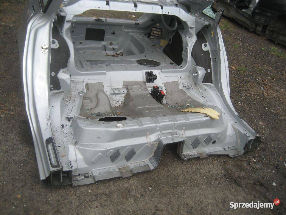 audi a4 b8 sedan 0815r błotnik tył prawy lewy Rakoniewice