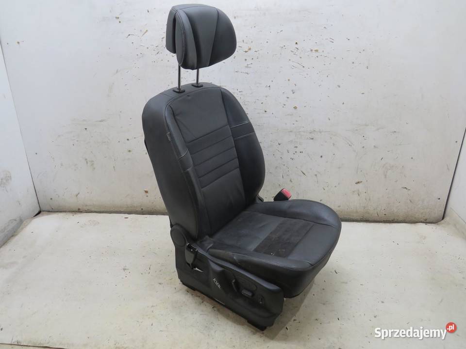 FOTEL PRAWY SKÓRA SCENIC III