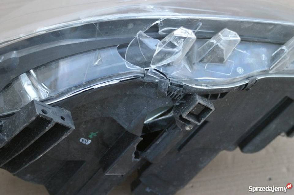 MERCEDES B KLASA W246 REFLEKTOR LAMPA PRAWA lubuskie Bieleń