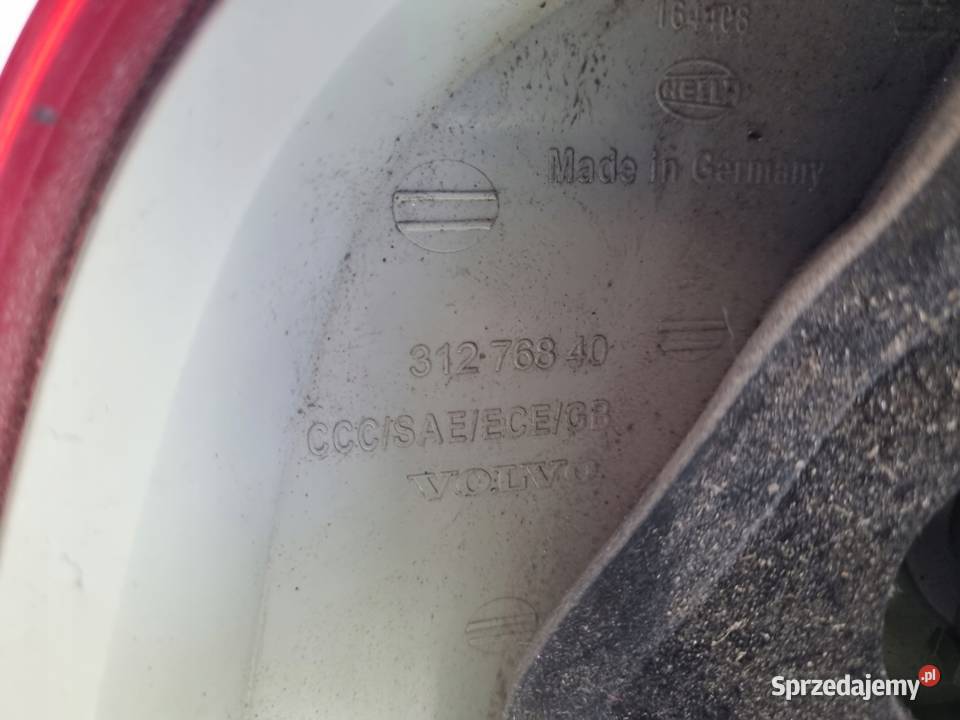 LAMPA PRAWA Volvo V70 III XC70 TYLNIA TYLNA Rudka