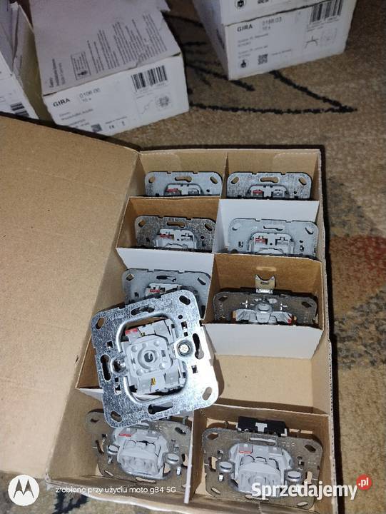 Gira gniazdka włączniki i ramki Łęczna sprzedam